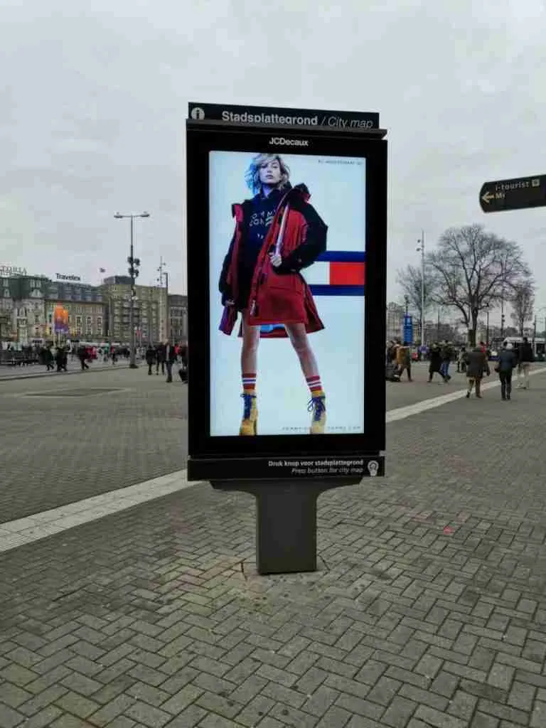 Portable Outdoor Digital Signage: The Future of Advertising